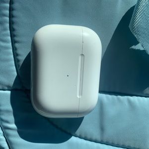 AirPod pro charging case